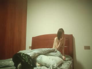 主动深喉口交侍奉，激烈抽插啪啪爽翻天